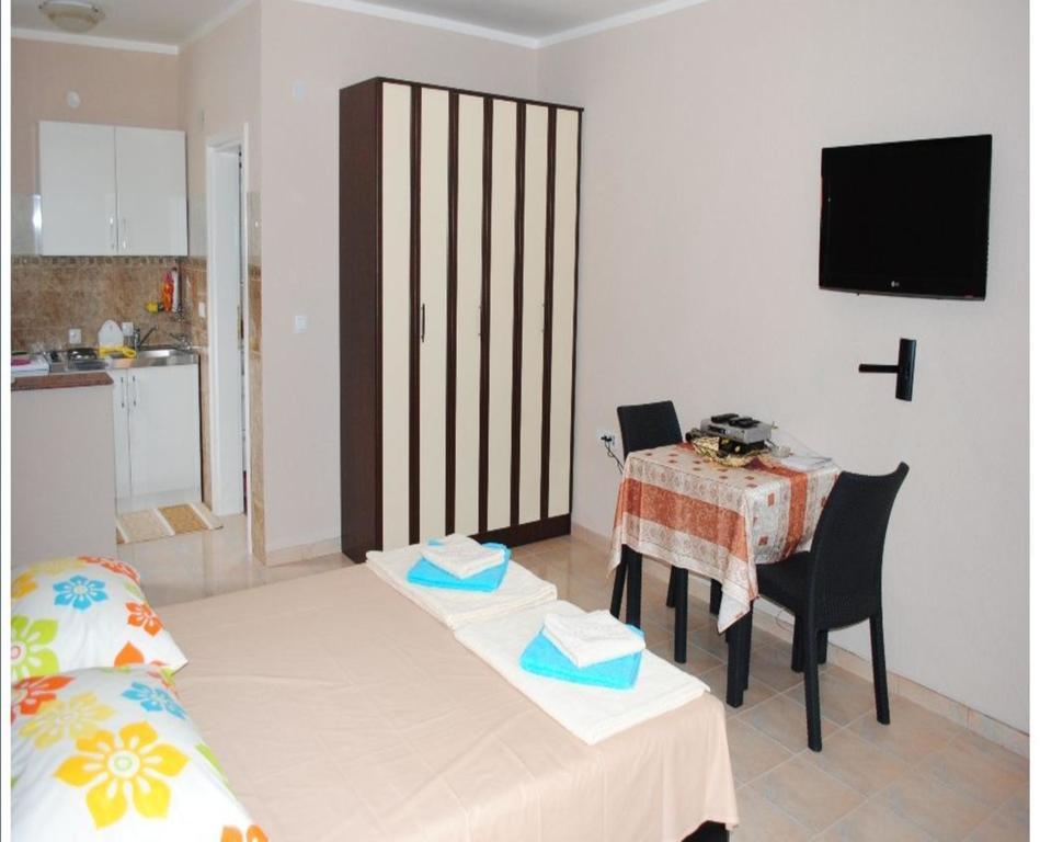 Apartments Anne Petrovac Pokój zdjęcie